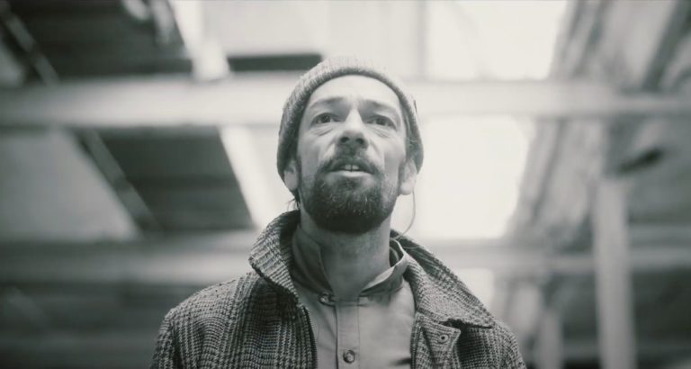 TADEO Tourne la tete