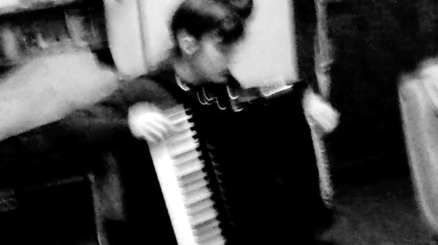 emilie skrijelj glitch