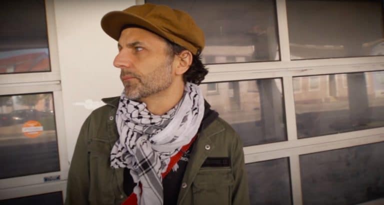 Le clandestin Plus le meme schema