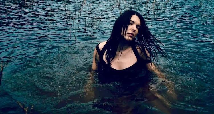 Anna Fleur Vagues Paranos